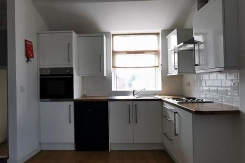 2 bedroom flat to rent, Glasshoughton, Castleford WF10