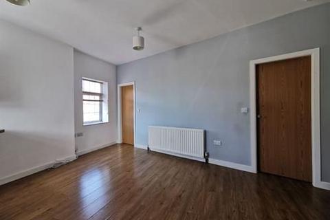 2 bedroom flat to rent, Glasshoughton, Castleford WF10