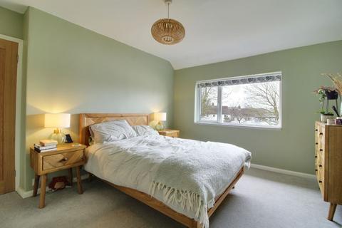 4 bedroom semi-detached house for sale, Bolton Road, Leeds