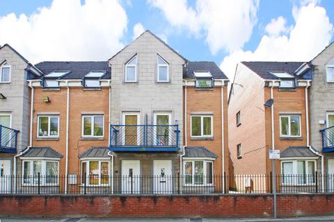 4 bedroom terraced house to rent, Dearden Street, Hulme, Manchester, M15