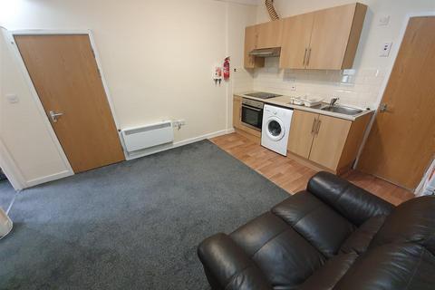 2 bedroom flat to rent, West Luton Place, Adamsdown, Cardiff