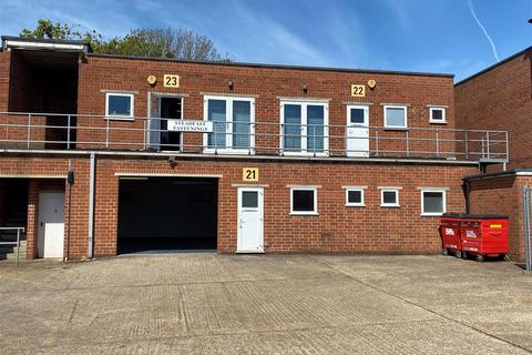 Industrial unit to rent, Star Road, Horsham RH13