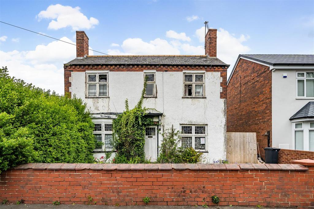 Meriden Avenue, Wollaston 2 bed detached house £250,000