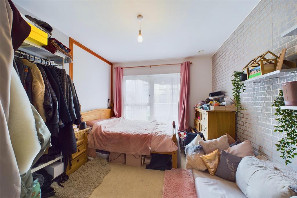 CAM01799 G0-PR0074-STILL008.jpg