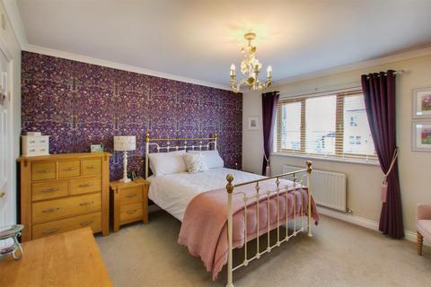 4 bedroom detached bungalow for sale, Pentre-Cwrt, Llandysul