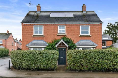 4 bedroom detached house for sale, Waterloo Road, Bidford-On-Avon