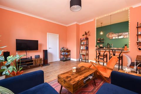 2 bedroom flat for sale, Terrace Road, St. Leonards-On-Sea TN37