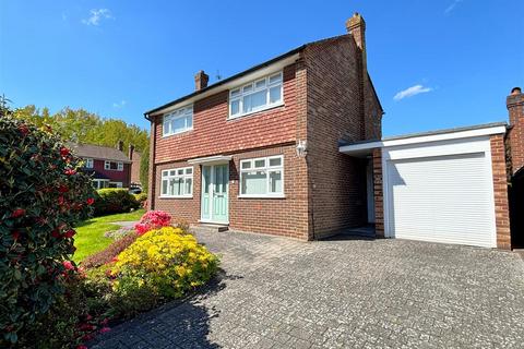 3 bedroom detached house for sale, Chaworth Road, Ottershaw KT16