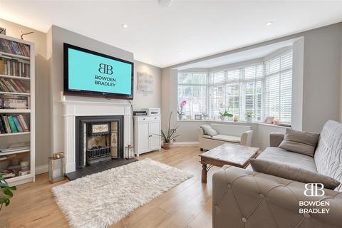 29 Walden Way, Ilford, IG6 3BJ