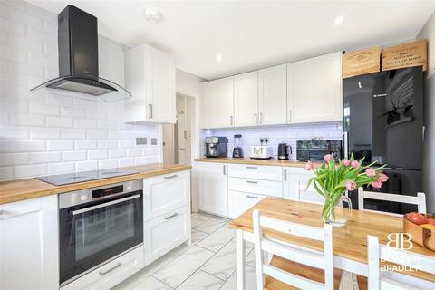 29 Walden Way, Ilford, IG6 3BJ