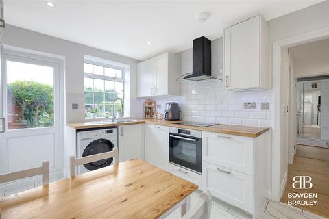 29 Walden Way, Ilford, IG6 3BJ