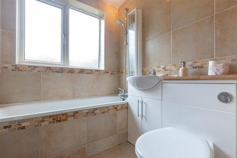 221 Rowood Drive, Solihull, B92 9LG