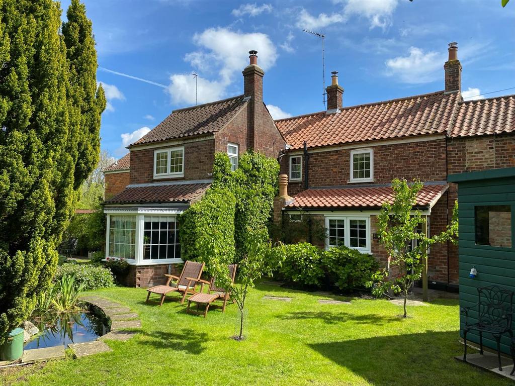 Mill Lane, WeltonLeMarsh PE23 4 bed semidetached house for sale £350,000