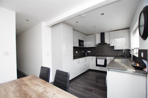 3 bedroom terraced house for sale, Mackenzie Close, Swindon SN3