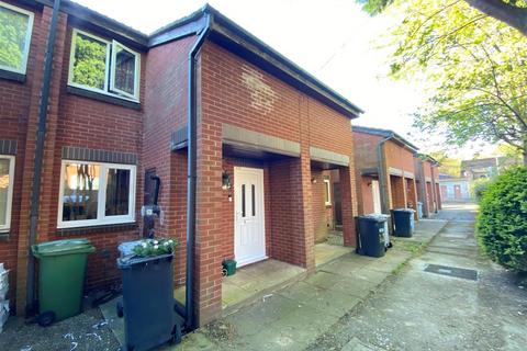 2 bedroom terraced house for sale, St. Edwards Close, Macclesfield