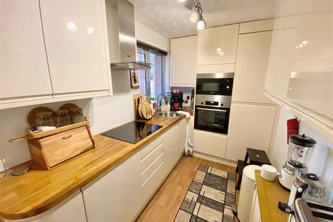 2 bedroom terraced house for sale, St. Edwards Close, Macclesfield