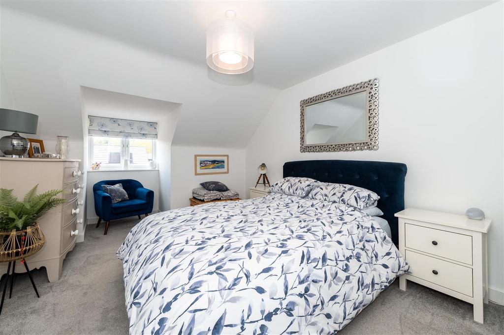 24 Lea Castle Drive internal-1.JPG
