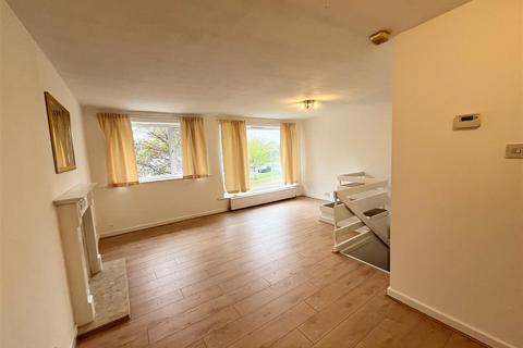 3 bedroom house to rent, Chestnut Close, Wilmslow