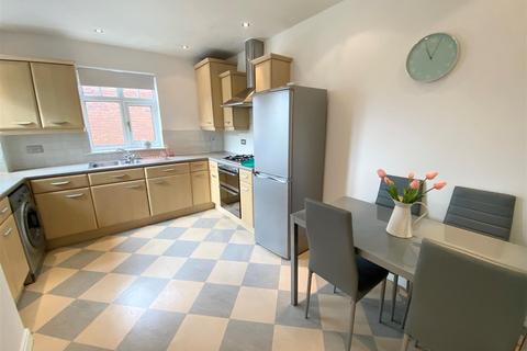 2 bedroom property for sale, York Gate, Macclesfield