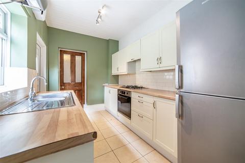 2 bedroom flat to rent, Broomfield Road, Gosforth, NE3