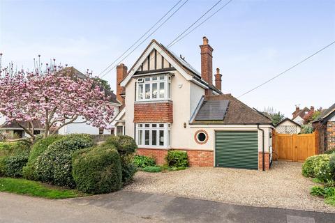 3 bedroom detached house for sale, Edwin Road, West Horsley