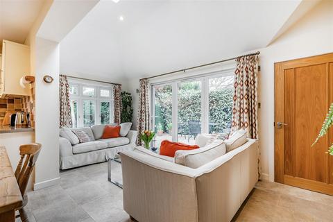 Wainsford Edwin Road, West Horsley, Leatherhead, KT24 6LN