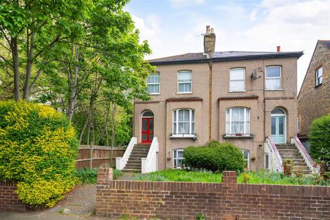 6b Blean Grove, London, SE20 8QU