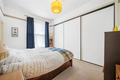 6b Blean Grove, London, SE20 8QU
