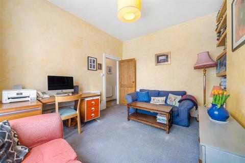 6b Blean Grove, London, SE20 8QU