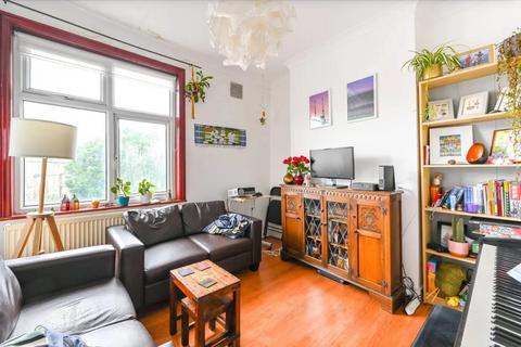 2 bedroom apartment to rent, Crouch Hill, London