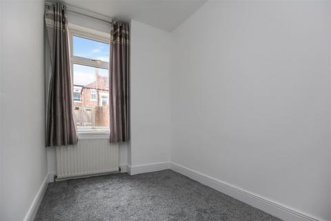 2 bedroom flat to rent, Simonside Terrace, Newcastle Upon Tyne NE6