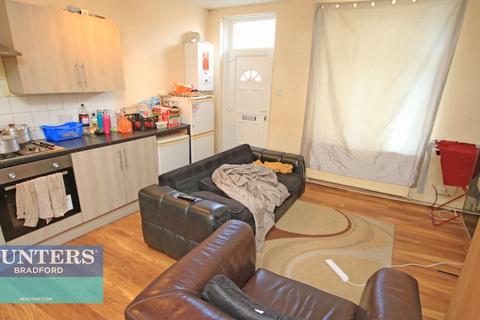 2 bedroom terraced house to rent, Daisy Street, Great Horton, Bradford, West Yorkshire, BD7 3PL