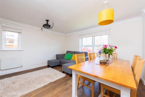 3 Ferndown Close, Beggarwood, Basingstoke, RG22 4SE