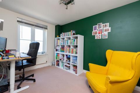 3 Ferndown Close, Beggarwood, Basingstoke, RG22 4SE