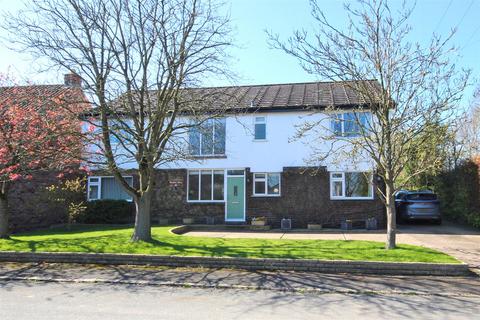 4 bedroom detached house for sale, North Road, Lund, Driffield