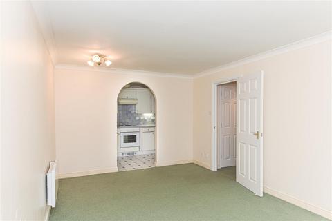 2 bedroom apartment to rent, Chapel Road, Redhill