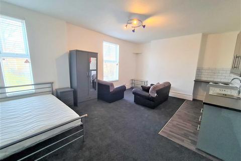 1 bedroom in a house share to rent, Newbridge Crescent, Wolverhampton, WV6 0LH