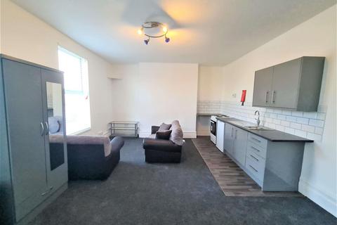 1 bedroom in a house share to rent, Newbridge Crescent, Wolverhampton, WV6 0LH