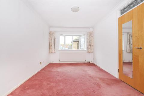 4 Ferndene, Bricket Wood, St Albans, AL2 3DX