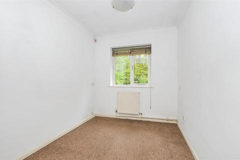 4 Ferndene, Bricket Wood, St Albans, AL2 3DX