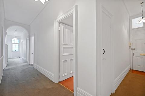 3 bedroom flat for sale, Fitzgeorge Avenue, London W14