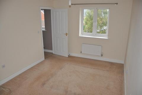 3 bedroom detached house to rent, Castle Well Drive, Salisbury SP4