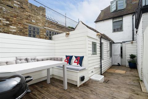 3 bedroom end of terrace house for sale, Sea Street, Whitstable