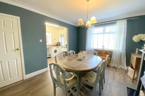 43 Grantham Avenue, Grimsby, DN33 2HQ
