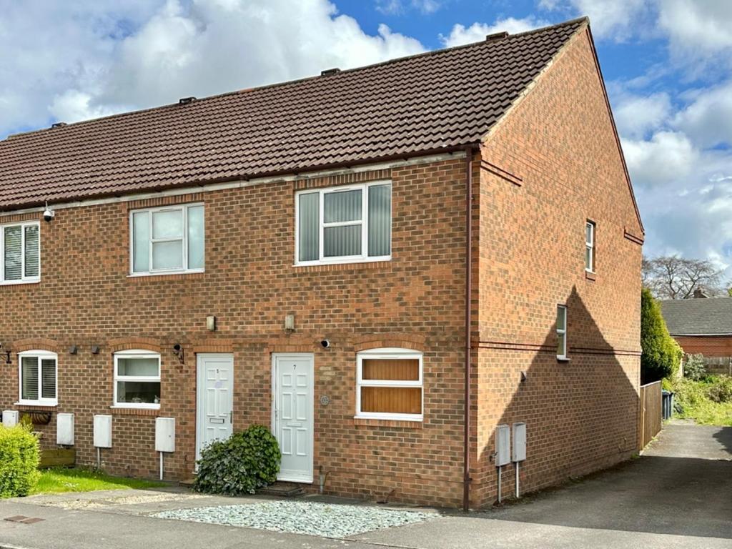 Rosemary Court, Easingwold, York... 2 bed terraced house - £795 pcm (£ ...