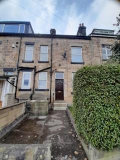 3 bedroom terraced house to rent, Wellington Grove, Bramley, Leeds, LS13 2LQ
