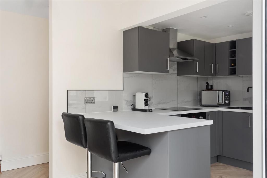 24 Broadway 60.jpg