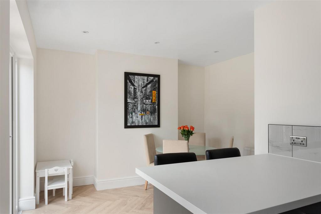 24 Broadway 29.jpg