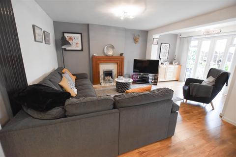 3 bedroom detached house for sale, Delamere Close, Sothall, Sheffield, S20