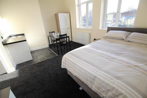 1 bedroom in a house share to rent, Gas House Yard, Oakenshaw, Bradford